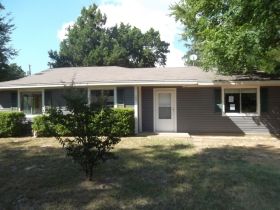 104 Pierce Drive, Mabank, TX 75156