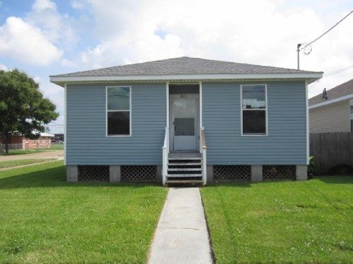 3001 Hero Dr, Gretna, LA 70053