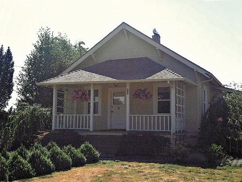 620 N Pershing St, Mount Angel, OR 97362