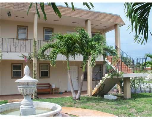 125 9TH CT # 104, Hallandale, FL 33009