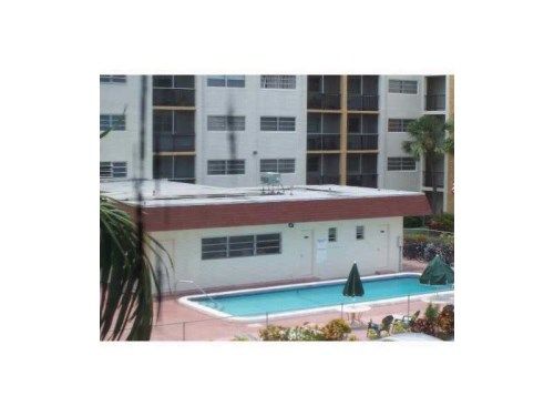 220 SW 9 AV # 517, Hallandale, FL 33009