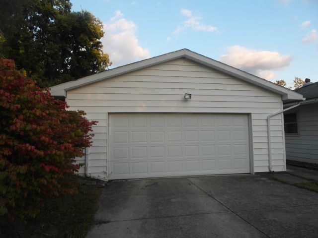 147 S Pears Ave, Lima, OH 45805