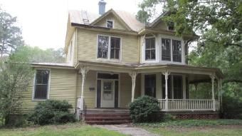 900 Brunswick Ave, Blackstone, VA 23824