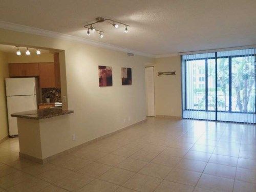 210 LAKE POINTE DR # 212, Fort Lauderdale, FL 33309