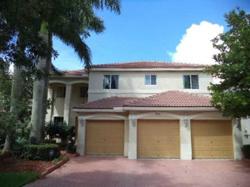 990 LAVENDER CR, Fort Lauderdale, FL 33327