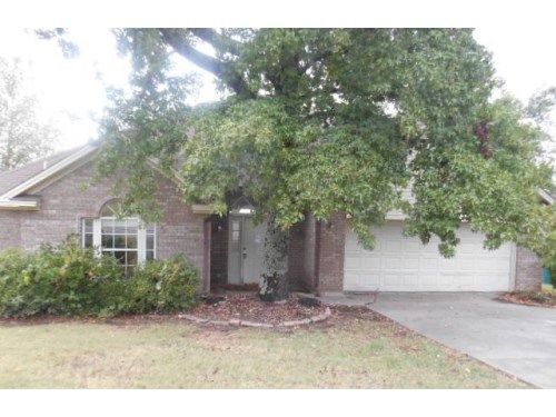 300 Preston Dr, Russellville, AR 72802