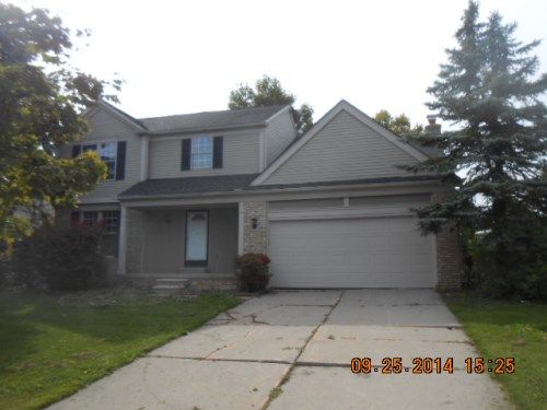 5534 Greenbriar Dr, West Bloomfield, MI 48322