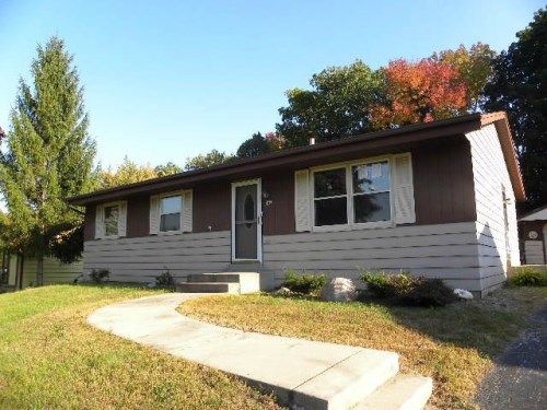 249 Willow Dr, Hartland, WI 53029