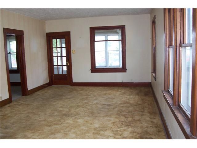 213 N 35th St, Council Bluffs, IA 51501