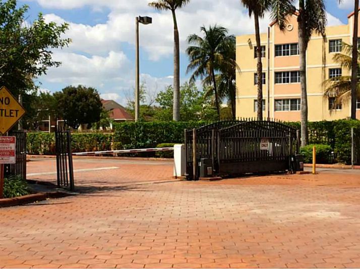 6045 NW 186 ST # 319, Hialeah, FL 33015