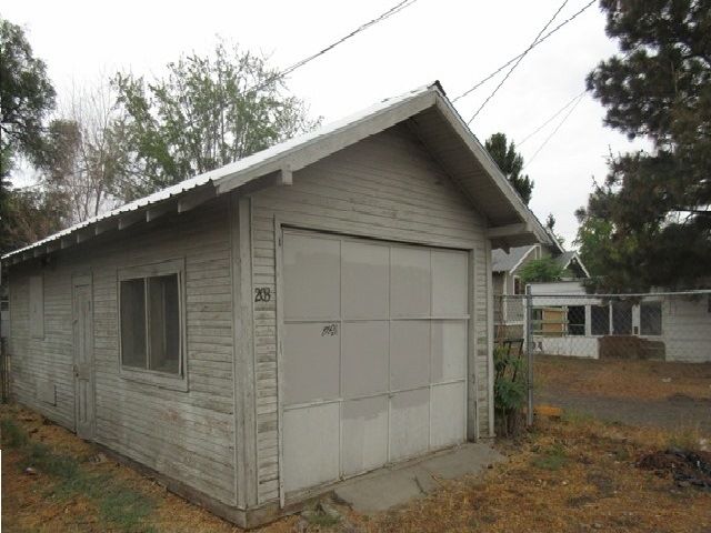 203 N 7th Avenue, Yakima, WA 98902