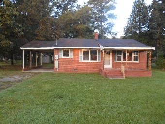 507 W Main St, Micro, NC 27555