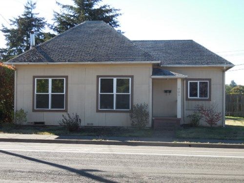 701 S 6th Street, Cottage Grove, OR 97424