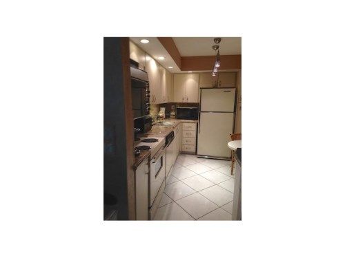 3701 N COUNTRY CLUB DR # 2105, Miami, FL 33180