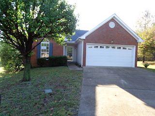 212 Williamsburg Dr, White House, TN 37188