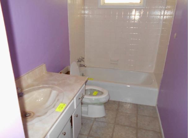 27 Circle Dr, Paola, KS 66071