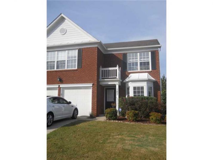 107 Wallnut Hall Circle, Woodstock, GA 30189