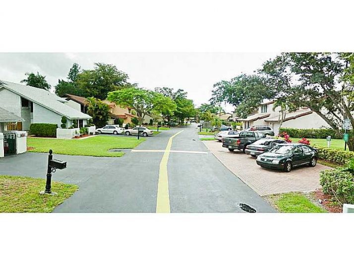 8351 SW 39 CT, Fort Lauderdale, FL 33328