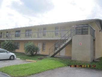 5100 Palm Hill Dr-#210, West Palm Beach, FL 33415