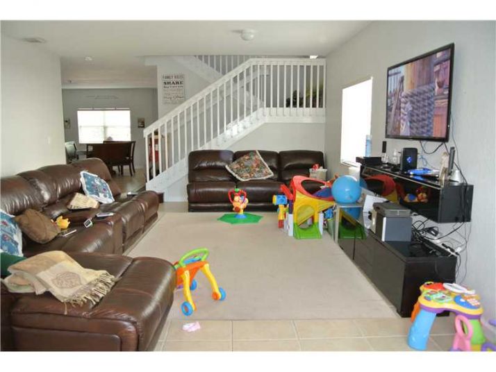 184 NE 31 AV, Homestead, FL 33033