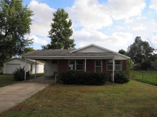 761 E Poplar St, Piggott, AR 72454