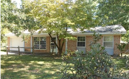 703 Steven Dr, Rogers, AR 72756