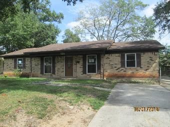 725 Iwo Jima Dr E, Mobile, AL 36609