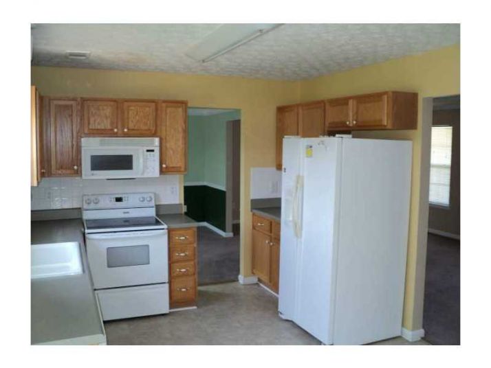302 Kings Way, Loganville, GA 30052