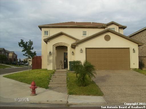 612 Ovenbird Thicket Dr, Laredo, TX 78045