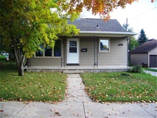 409 S Montgomery St, Watertown, WI 53094