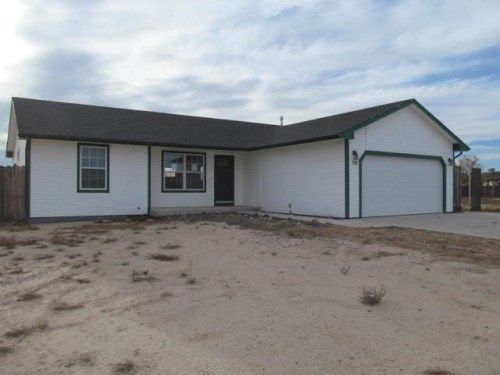 792 E Longsdale Dr, Pueblo, CO 81007