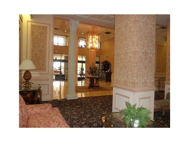 2500 PARKVIEW DR # 411, Hallandale, FL 33009
