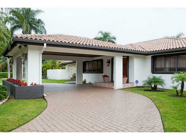 4051 SW 136 AV, Hollywood, FL 33027