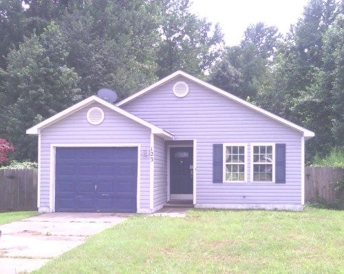 123 Sweetwater Dr, Jacksonville, NC 28540