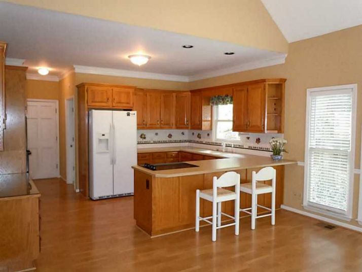 833 Bermuda Run, Woodstock, GA 30189
