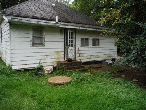 1586 Loma Linda Road, West Terre Haute, IN 47885