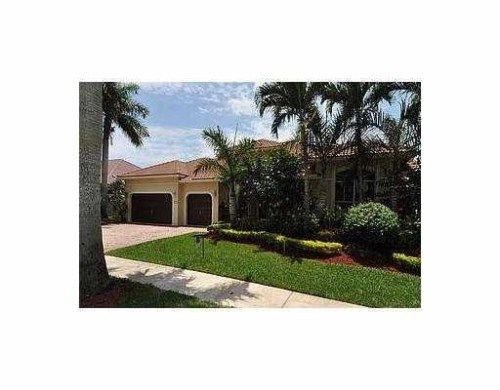 2574 MAYFAIR LN, Fort Lauderdale, FL 33327