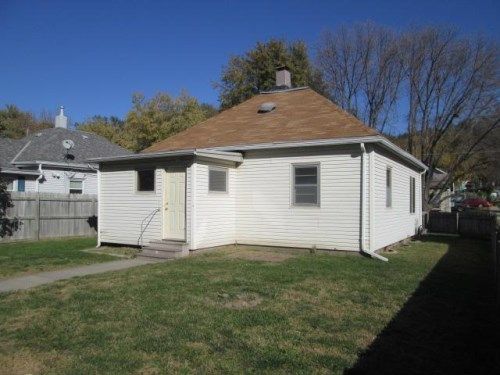 1422 Pleasant St, Council Bluffs, IA 51503