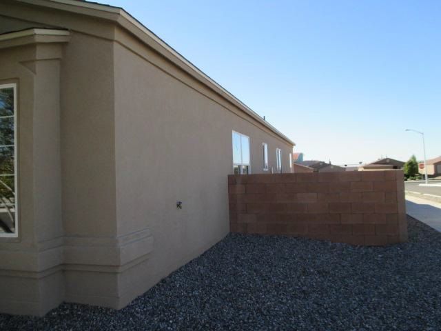 9304 Hondo Valley Pl SW, Albuquerque, NM 87121