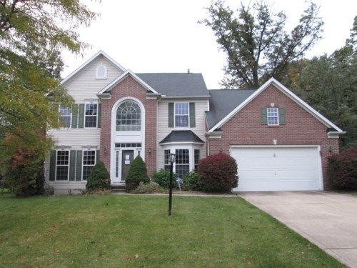 27007 Springside Lane, Olmsted Falls, OH 44138
