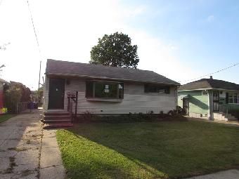 5802 Robert Dr, Brook Park, OH 44142