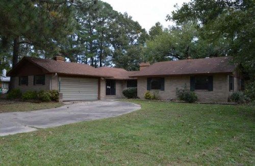 5 Hagan Dr, Pine Bluff, AR 71603