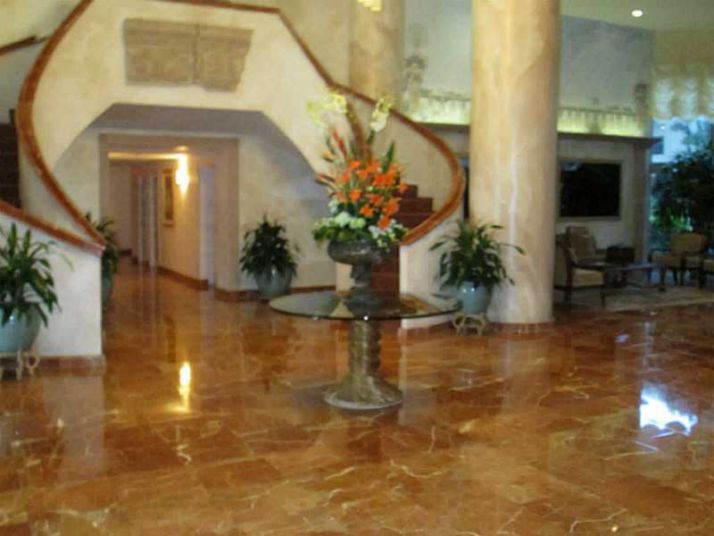 3500 MYSTIC POINTE DR # 2303, Miami, FL 33180