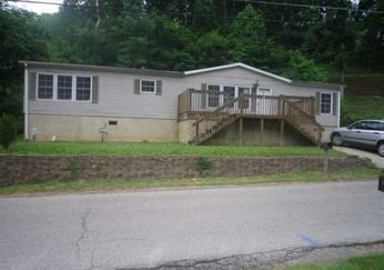 143 Hampshire Dr, Saint Albans, WV 25177