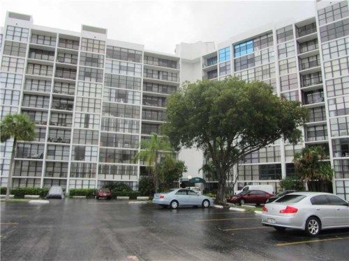 1000 PARKVIEW DR # 1-608, Hallandale, FL 33009