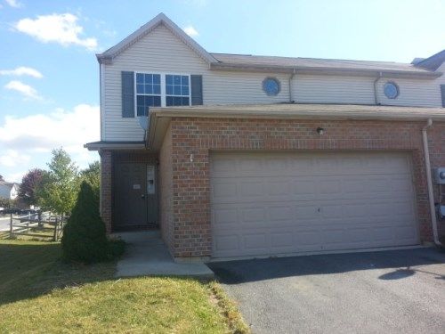 2590 Gillian Ln, Easton, PA 18040