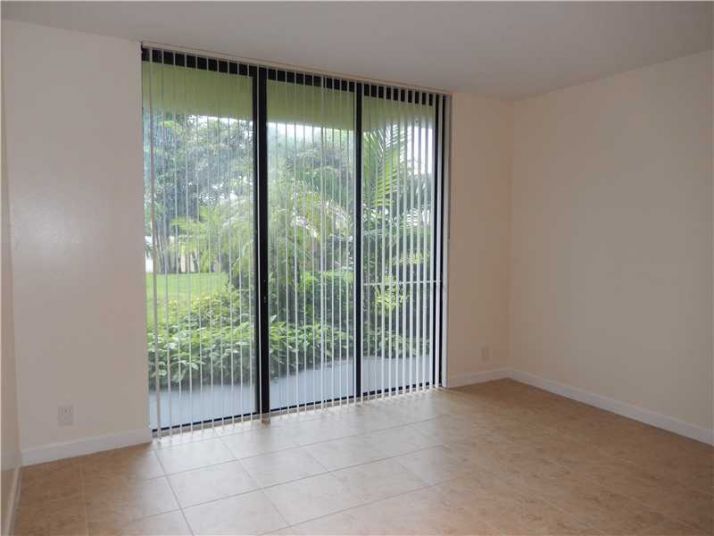 3300 192 ST # 111, Miami, FL 33180