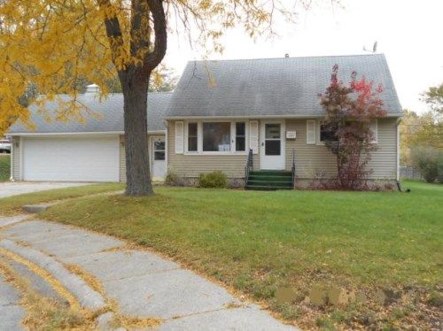 2243 Arizona Ave, Rockford, IL 61108