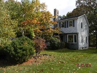 137 Schoolhouse Rd, Chicopee, MA 01020