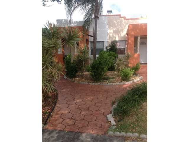 1737 Dewey St, Hollywood, FL 33020